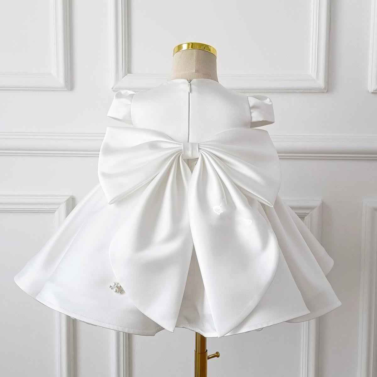 Lovely Baby Girl White Dress Toddler Birthday Bow-knot Princess Dress