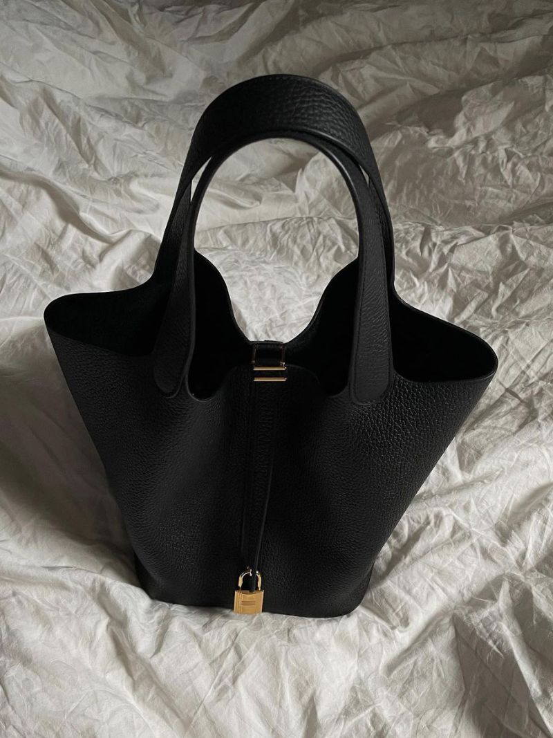 DAH Luna Luxe Bucket Bag – Elevate Your Style with Effortless Elegance