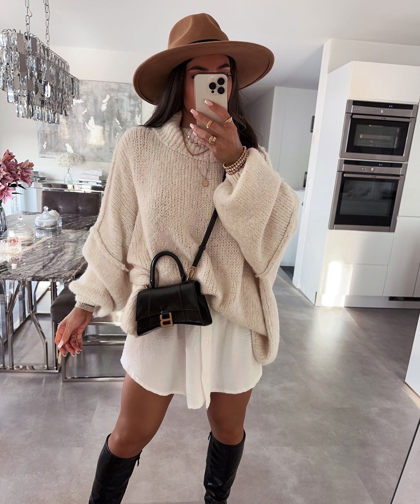 DAH Nata – Oversized Wool Sweater: Stylish and Comfortable for Fall and Winter